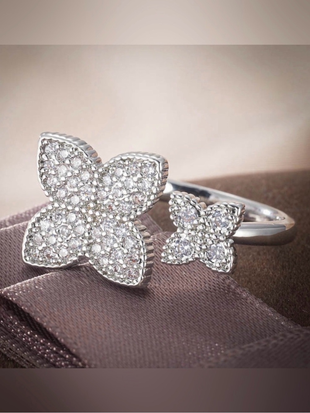 Diamond Look Pavรฉ Floral Open Ring in Silver - Jewelry - Picture 2 of 4